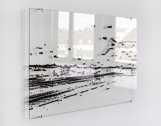 Double-B – Lack hinter Glas